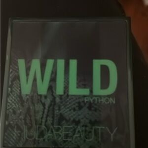 HUDA BEAUTY Wild Python Palette in Green